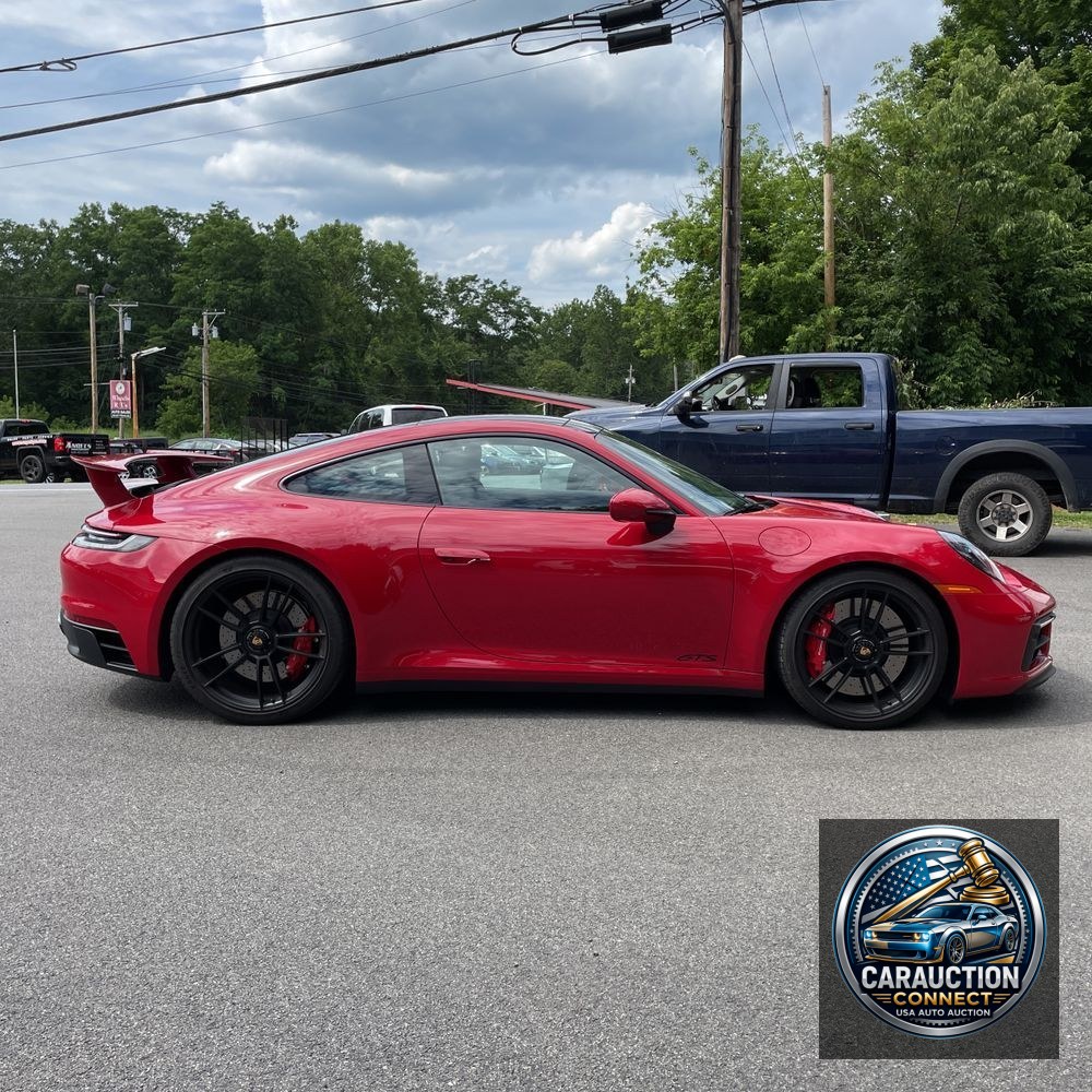 2022 Porsche 911 Carrera 4 GTS