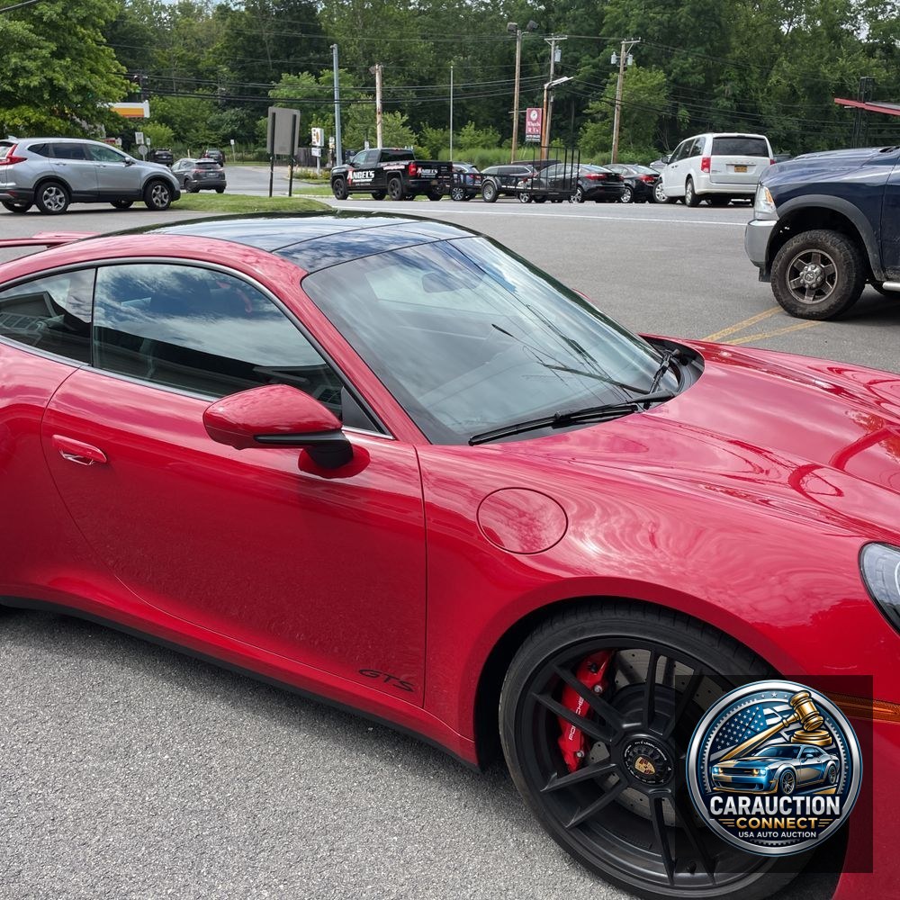 2022 Porsche 911 Carrera 4 GTS