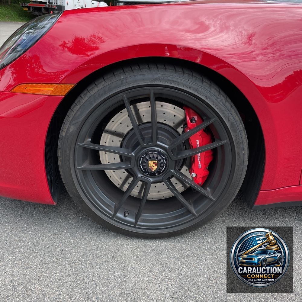 2022 Porsche 911 Carrera 4 GTS