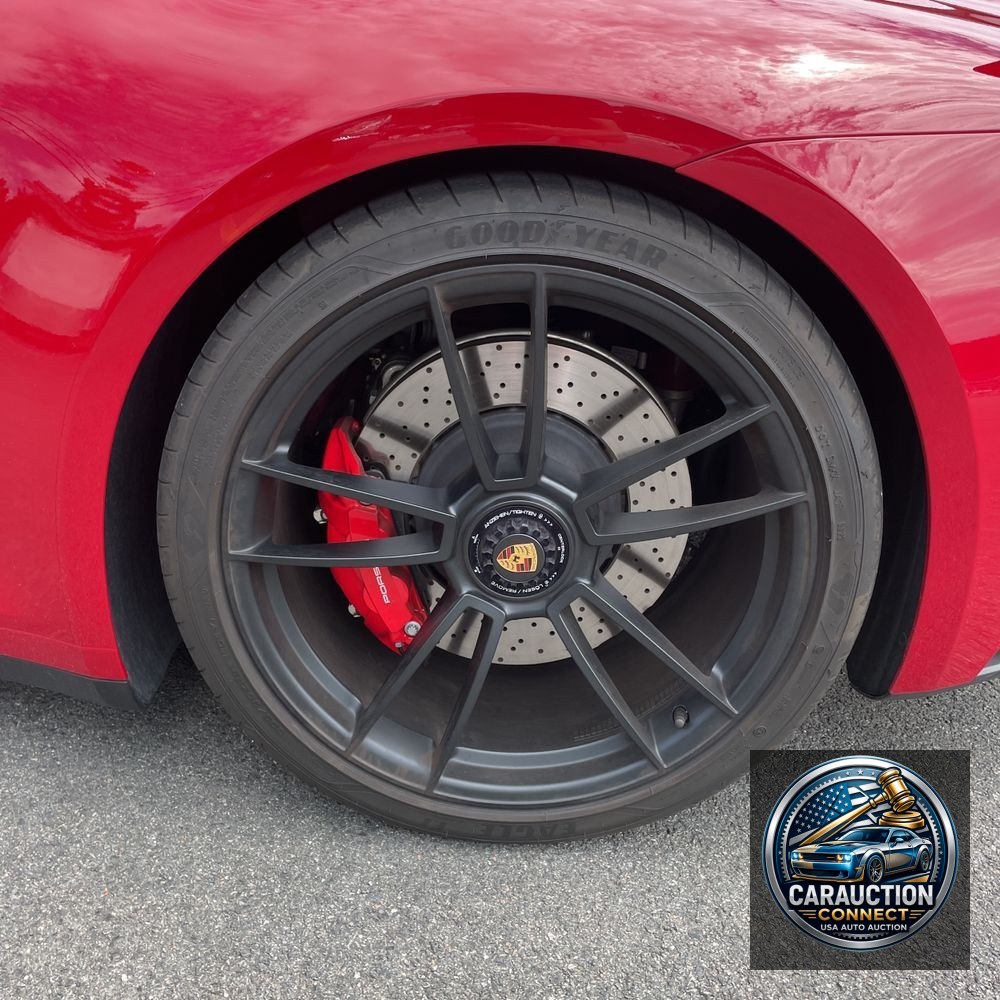 2022 Porsche 911 Carrera 4 GTS