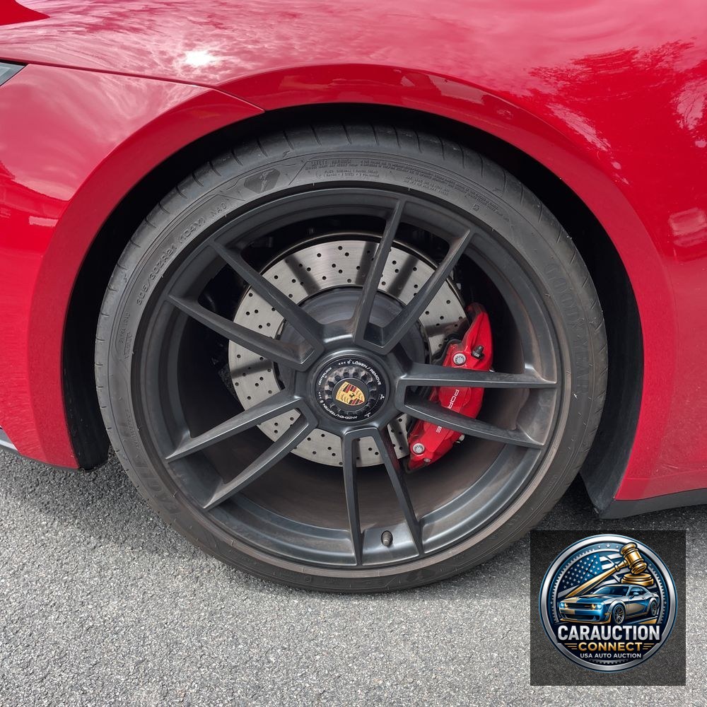 2022 Porsche 911 Carrera 4 GTS