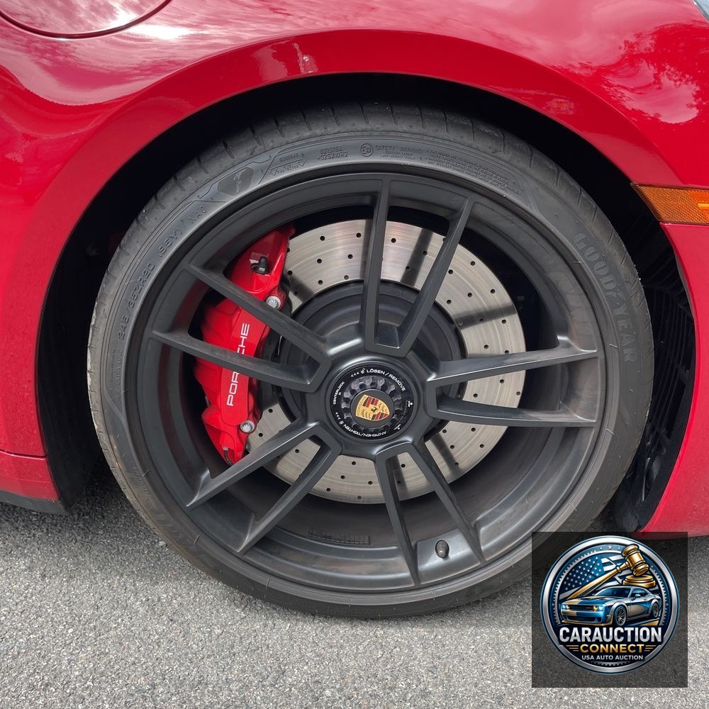 2022 Porsche 911 Carrera 4 GTS