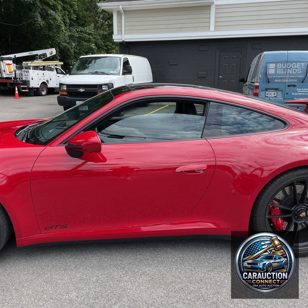 2022 Porsche 911 Carrera 4 GTS