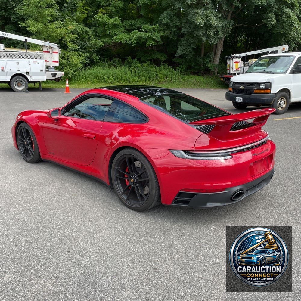 2022 Porsche 911 Carrera 4 GTS