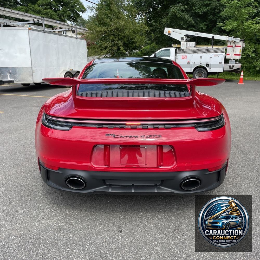 2022 Porsche 911 Carrera 4 GTS