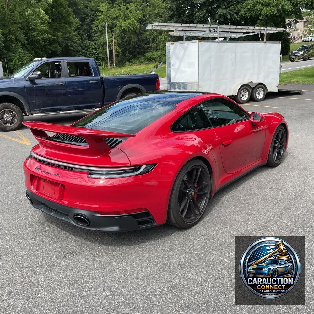 2022 Porsche 911 Carrera 4 GTS
