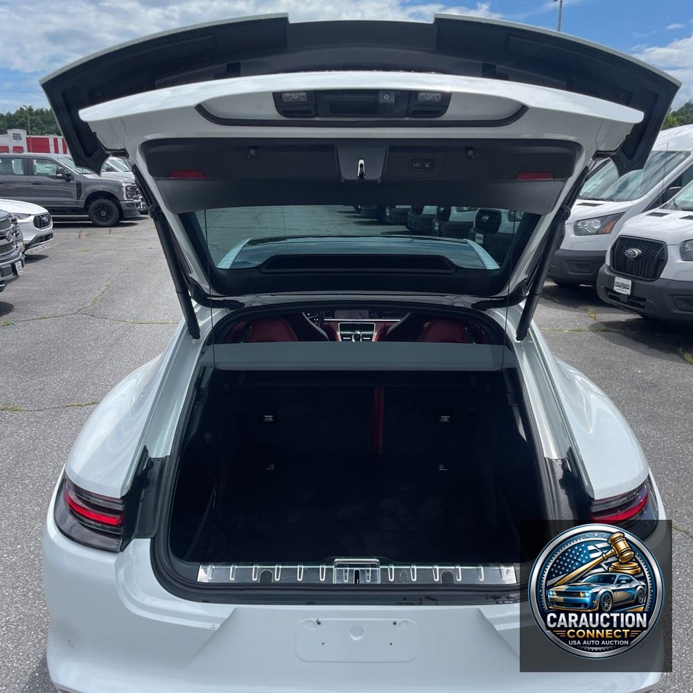 2019 Porsche Panamera GTS