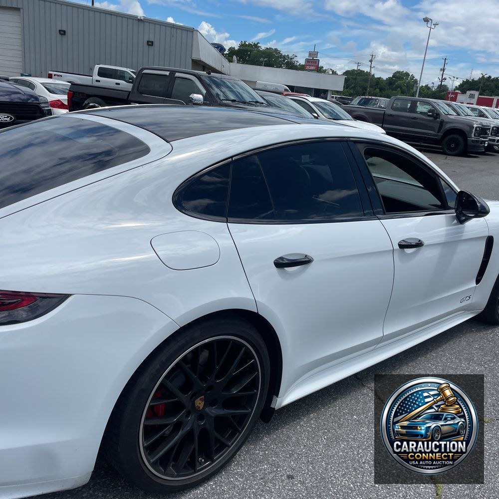 2019 Porsche Panamera GTS