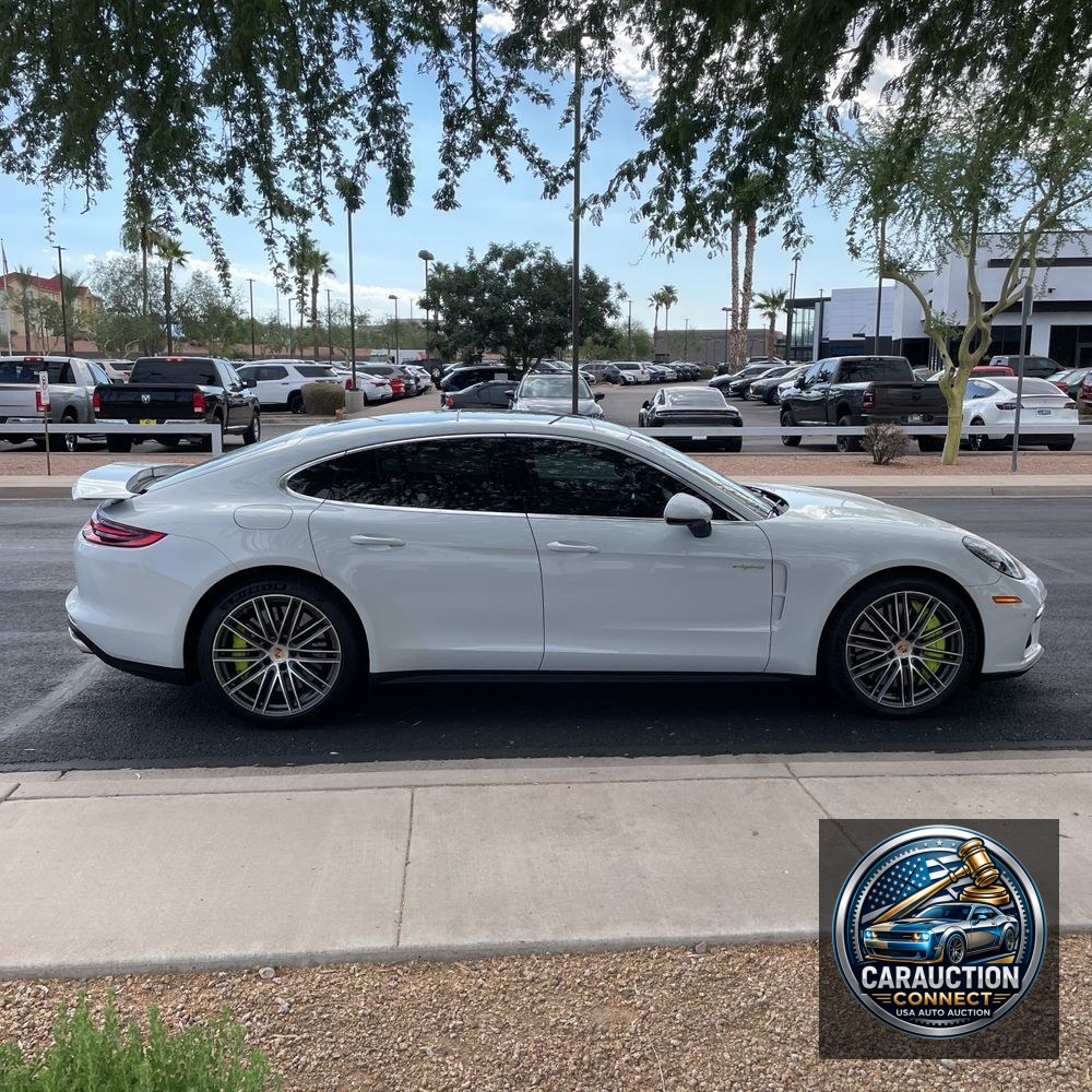 2018 Porsche Panamera Turbo S E-Hybrid