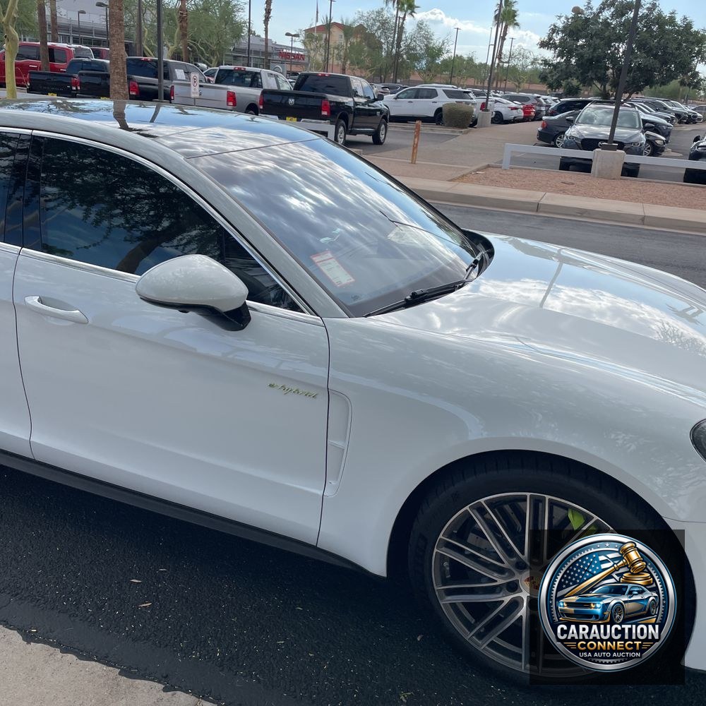 2018 Porsche Panamera Turbo S E-Hybrid