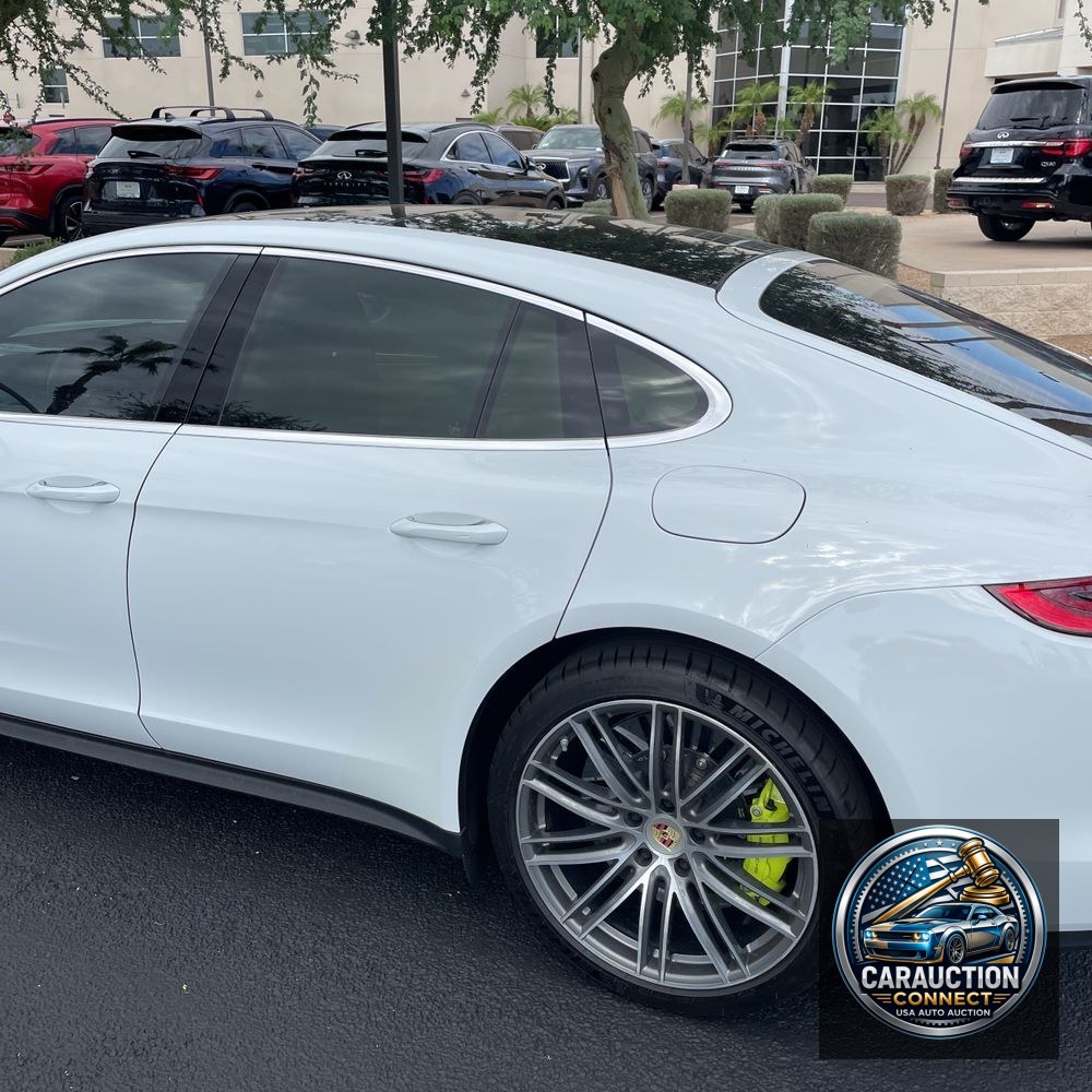 2018 Porsche Panamera Turbo S E-Hybrid