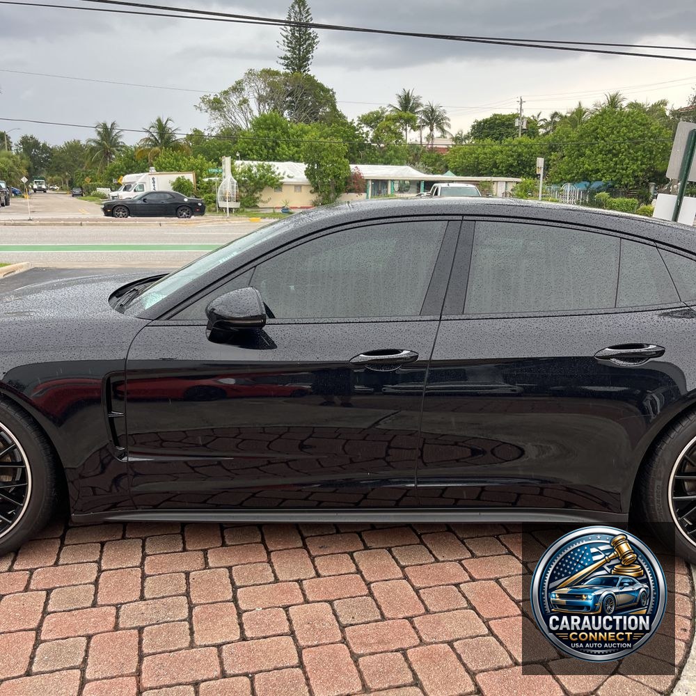 2022 Porsche Panamera 4