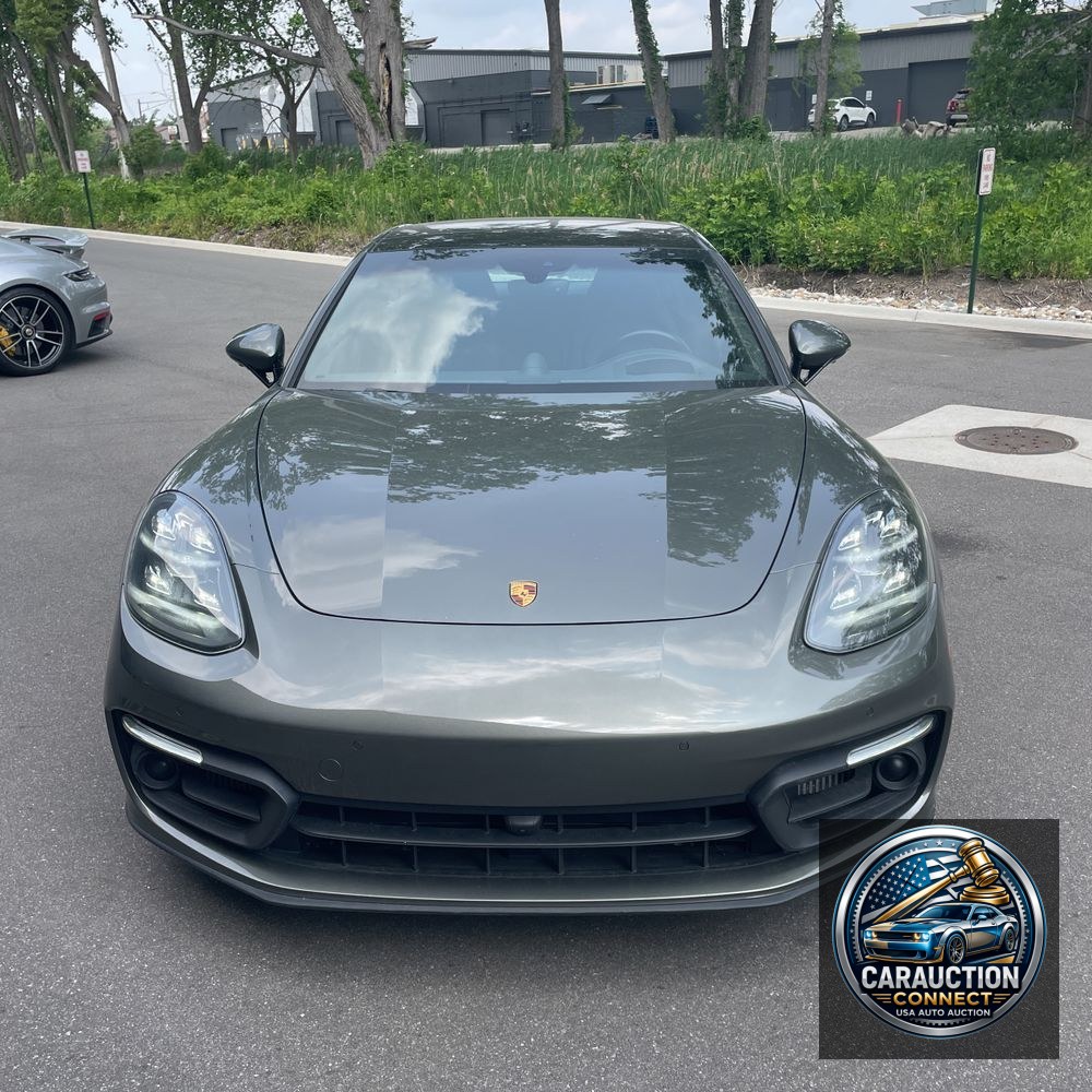 2022 Porsche Panamera 4 Platinum Edition