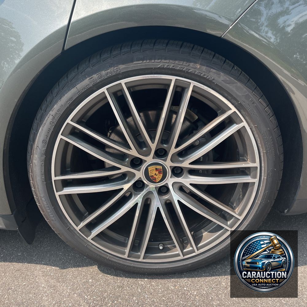 2022 Porsche Panamera 4 Platinum Edition