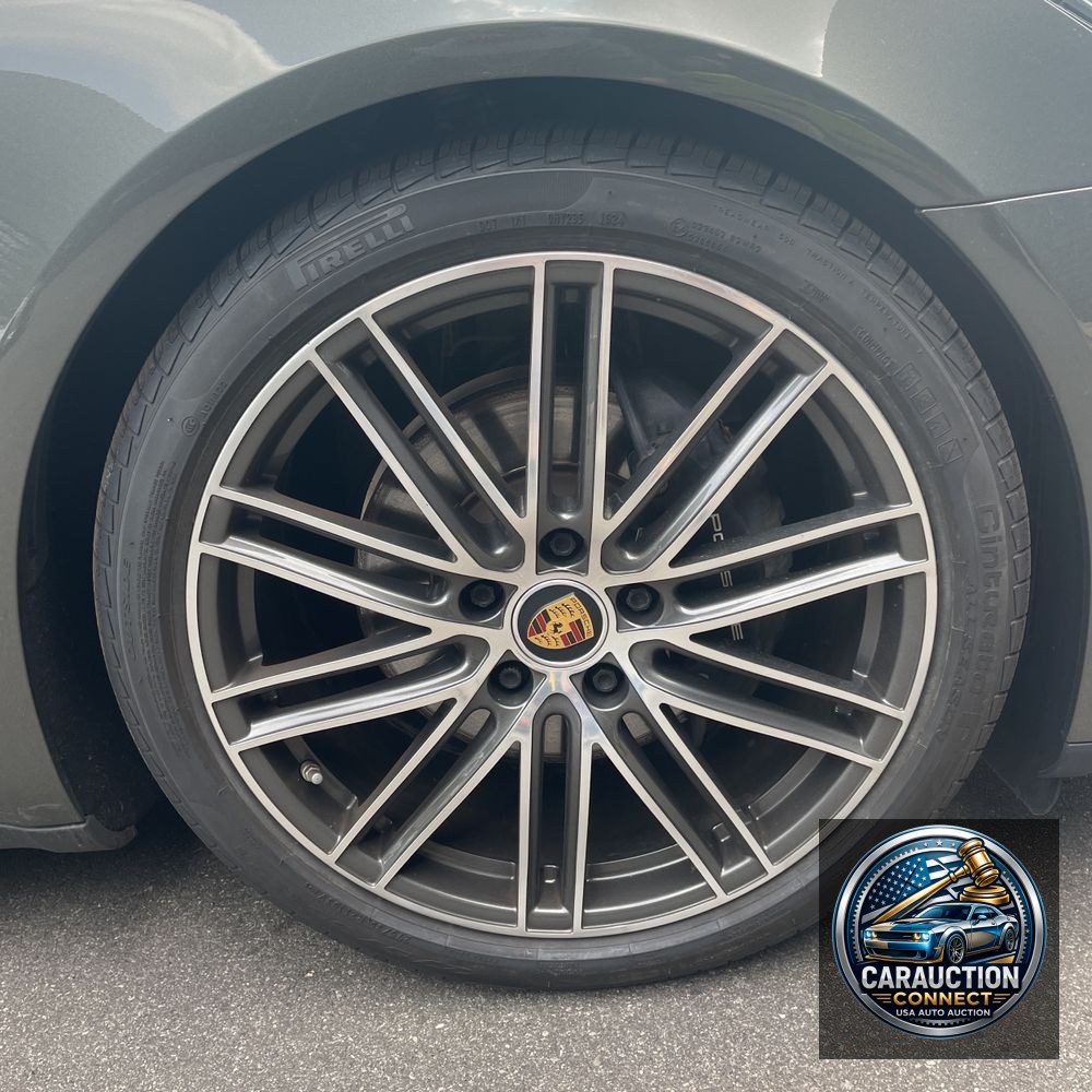 2022 Porsche Panamera 4 Platinum Edition