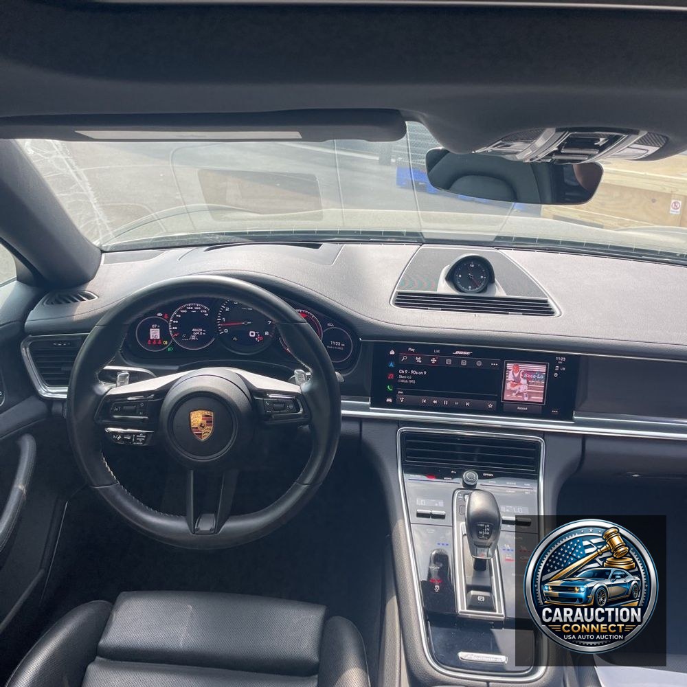 2022 Porsche Panamera 4 Platinum Edition