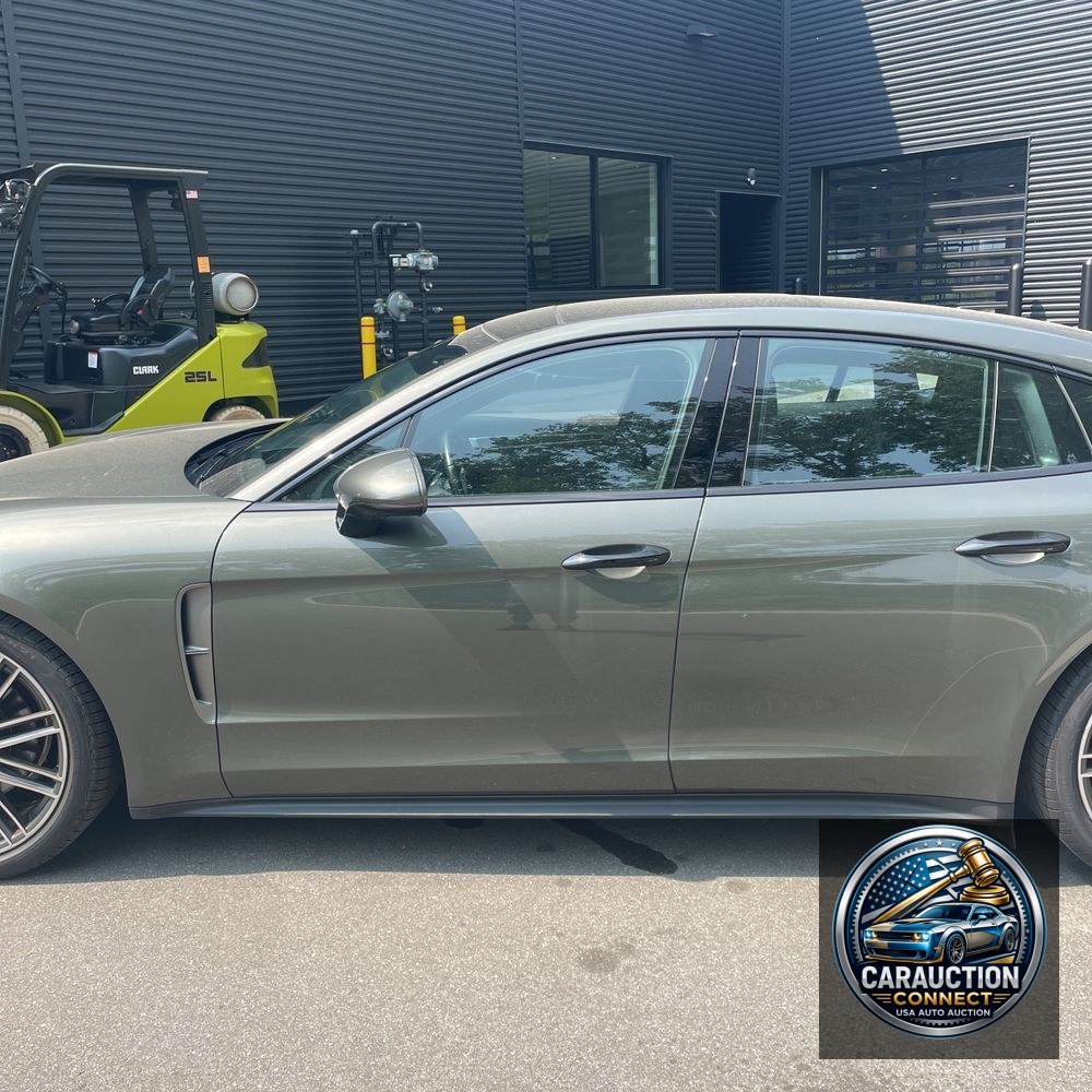 2022 Porsche Panamera 4 Platinum Edition