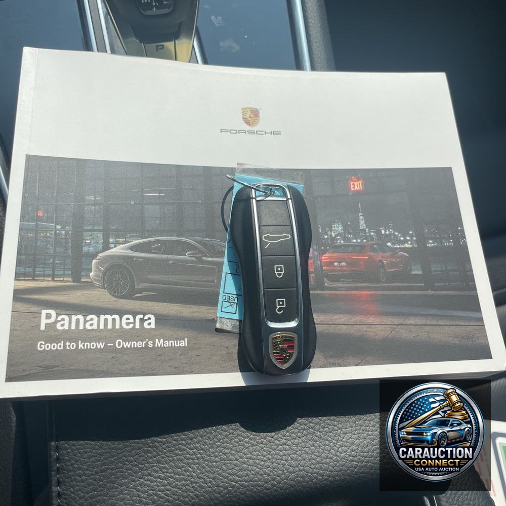 2022 Porsche Panamera 4 Platinum Edition