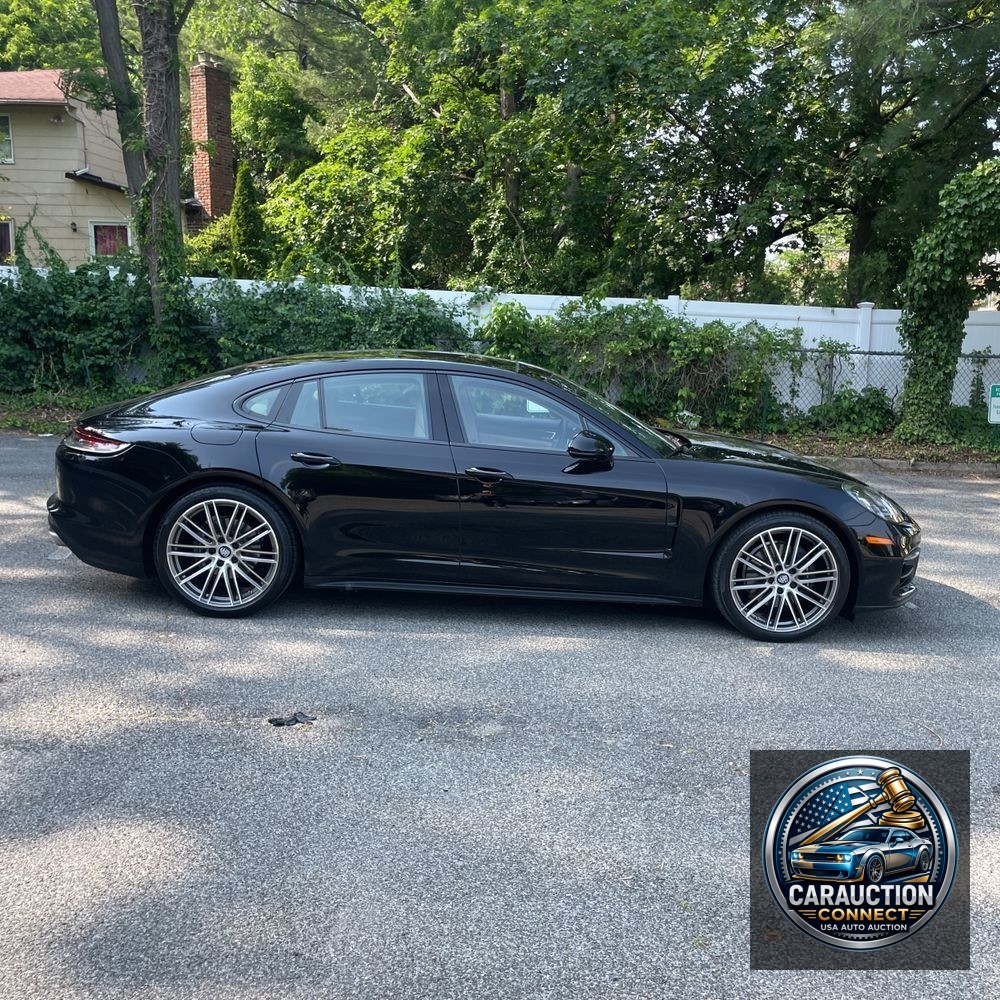 2022 Porsche Panamera Base