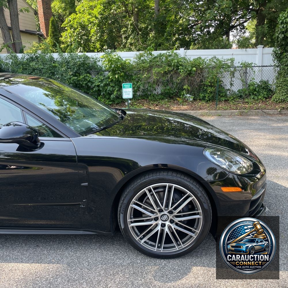 2022 Porsche Panamera Base
