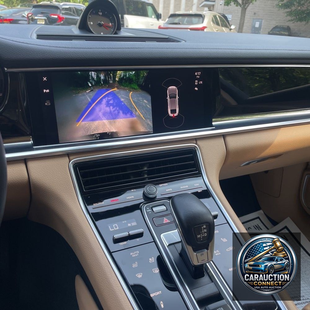 2022 Porsche Panamera Base