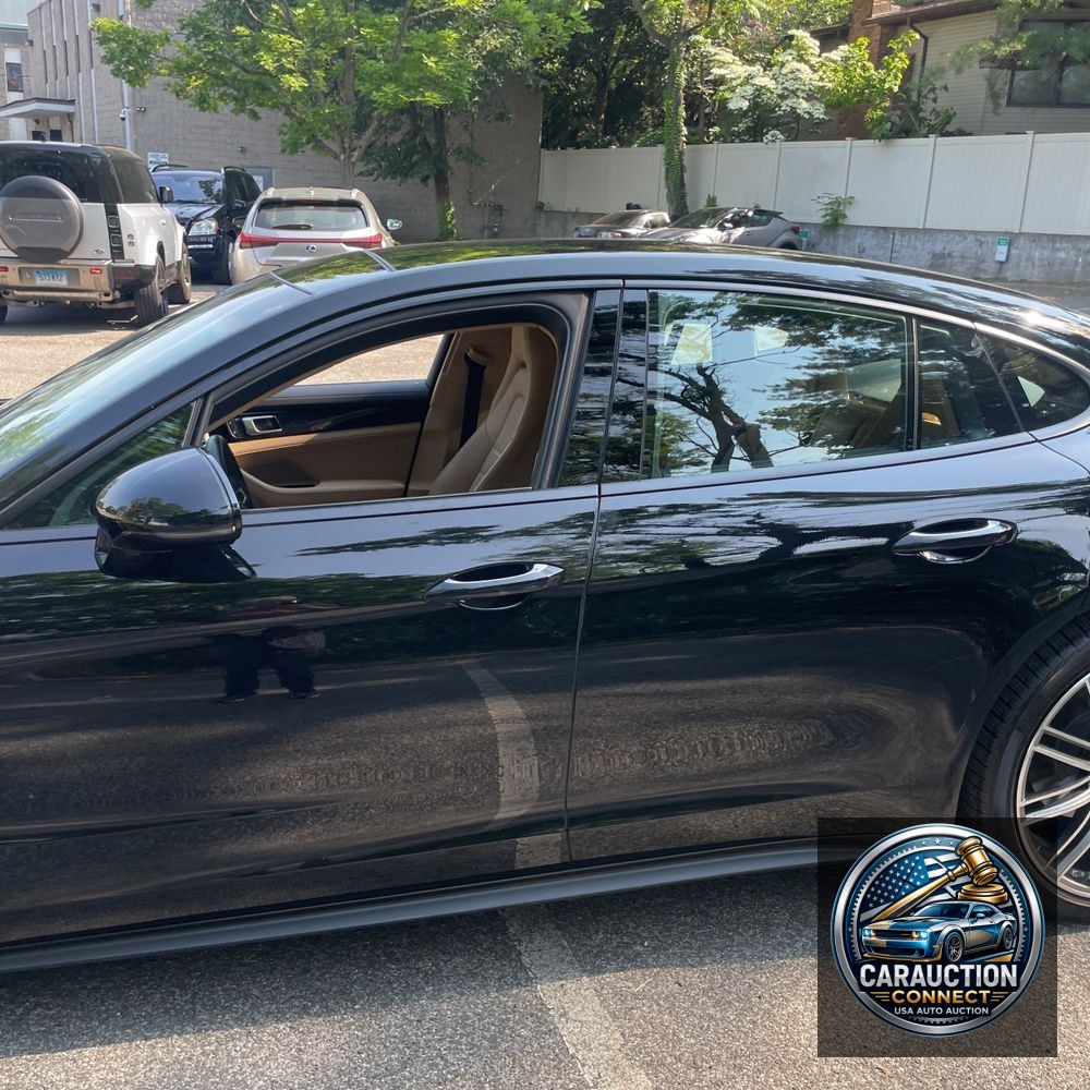 2022 Porsche Panamera Base