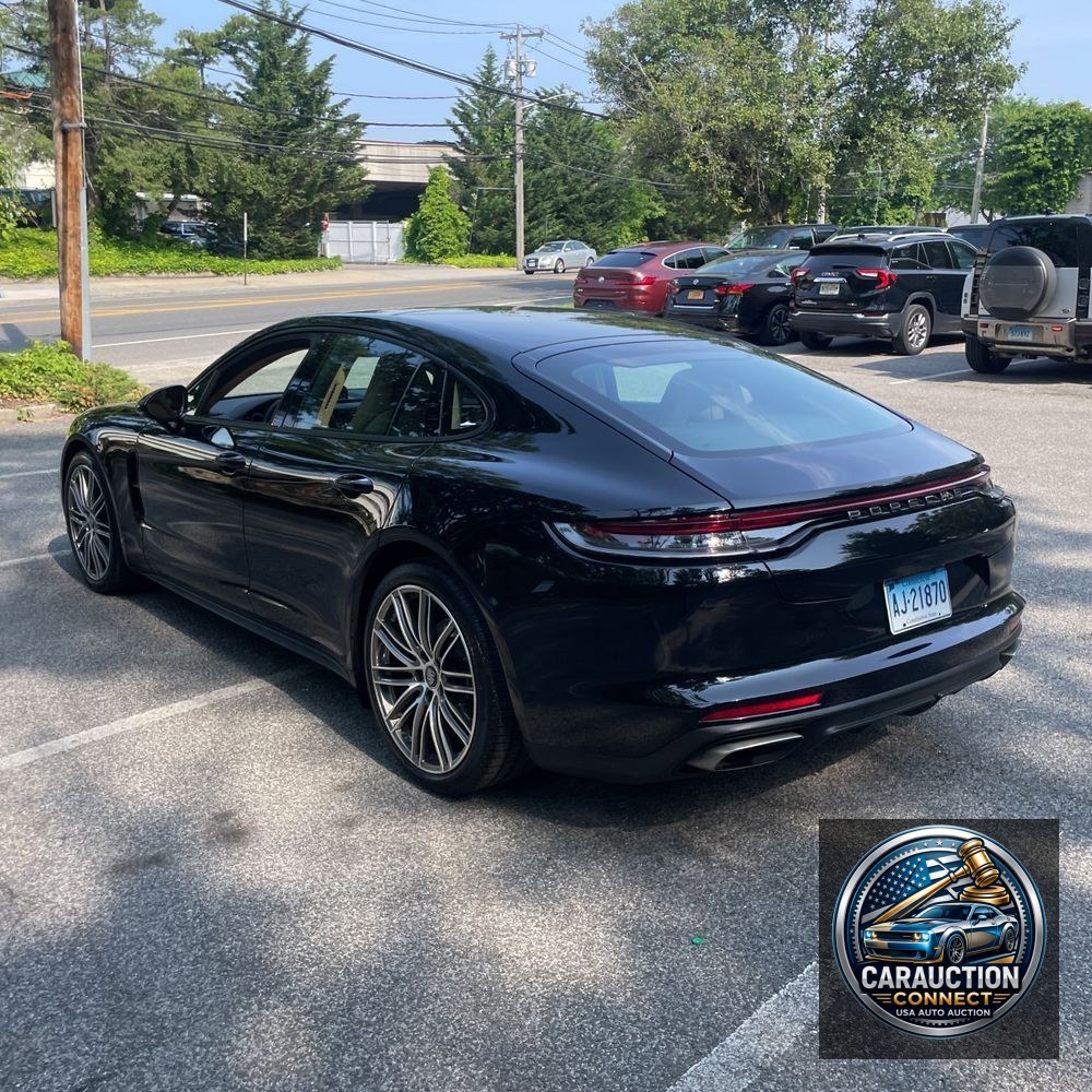 2022 Porsche Panamera Base