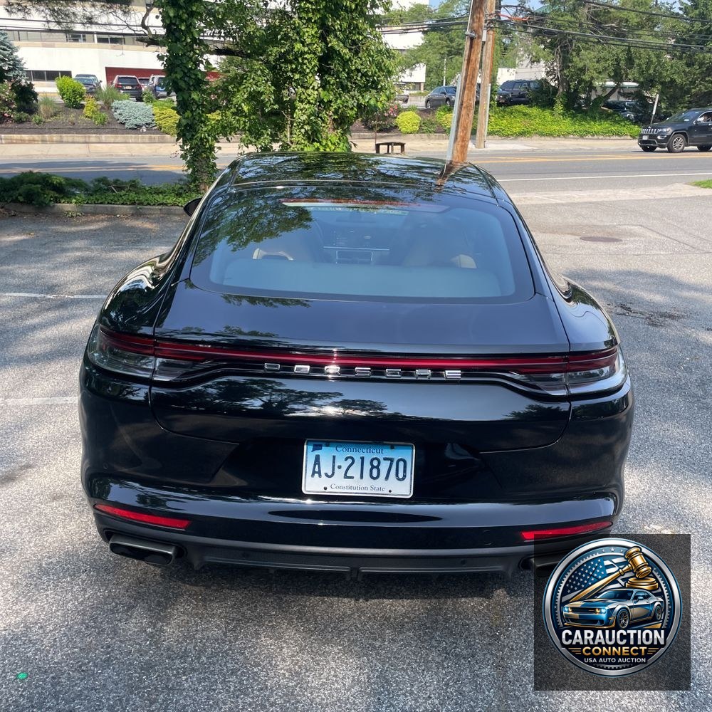 2022 Porsche Panamera Base