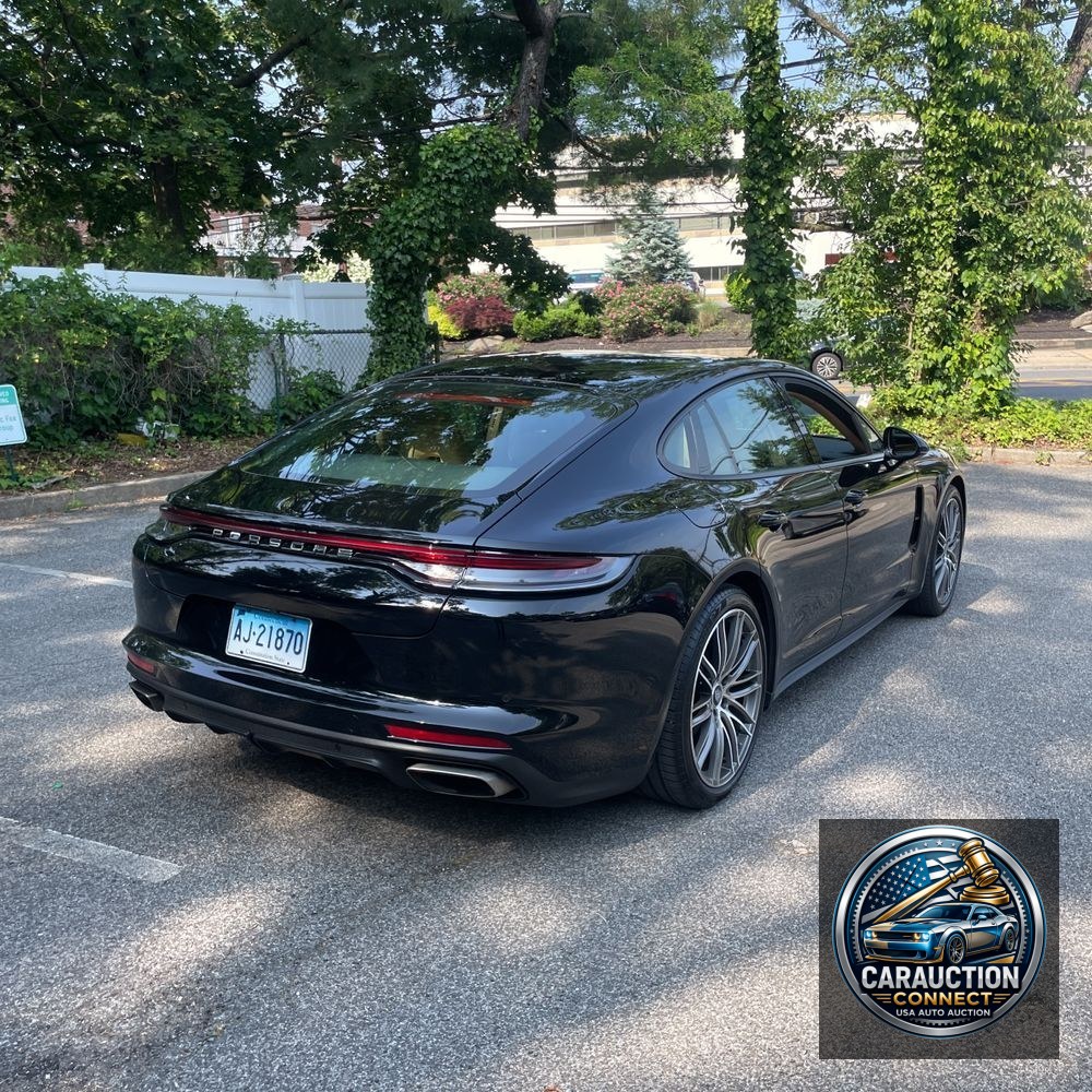 2022 Porsche Panamera Base