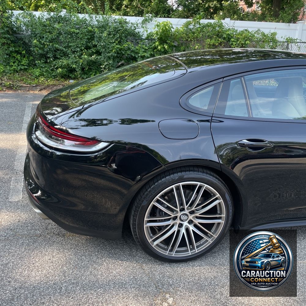 2022 Porsche Panamera Base
