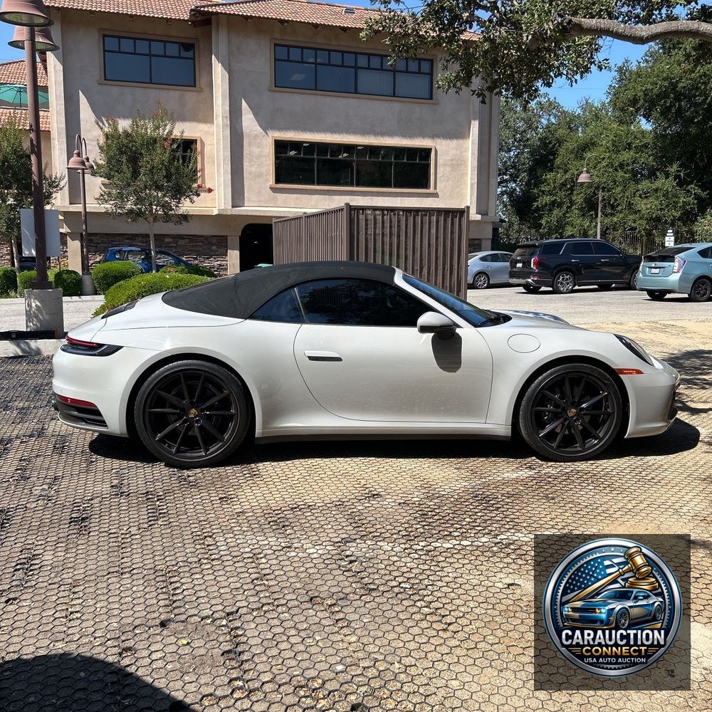 2021 Porsche 911 Carrera