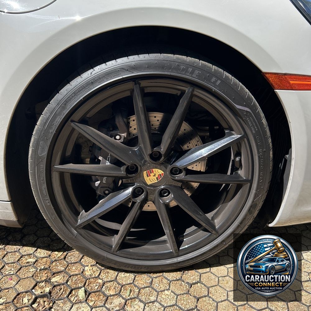 2021 Porsche 911 Carrera