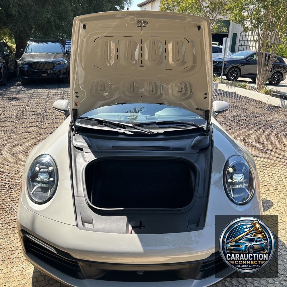 2021 Porsche 911 Carrera