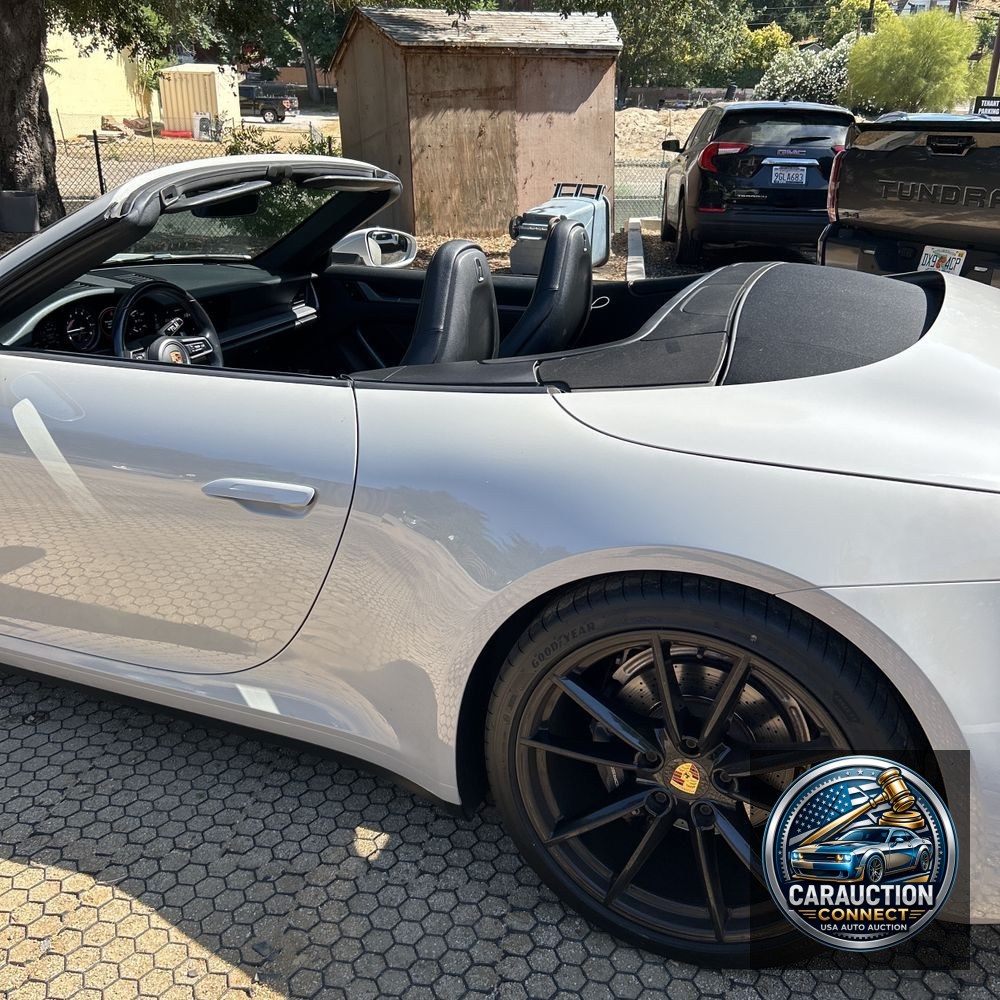 2021 Porsche 911 Carrera