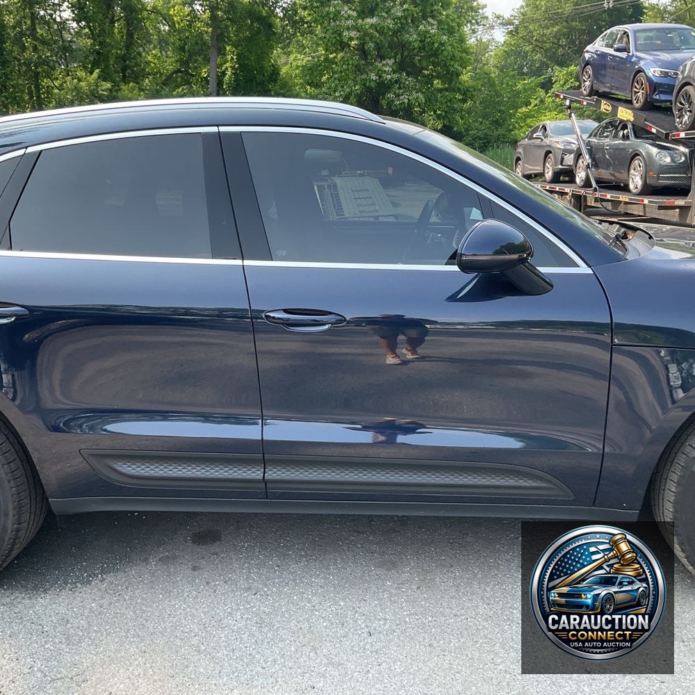 2023 Porsche Macan Base