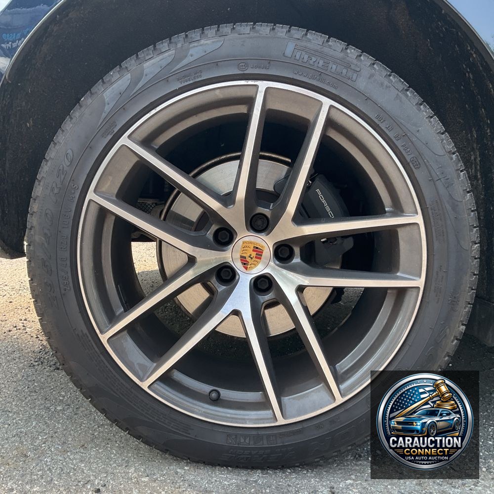 2023 Porsche Macan Base
