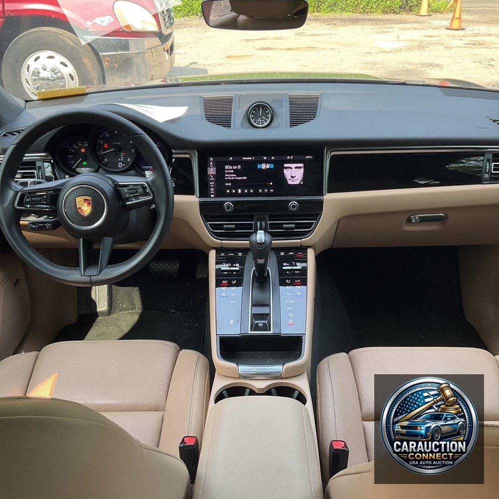 2023 Porsche Macan Base