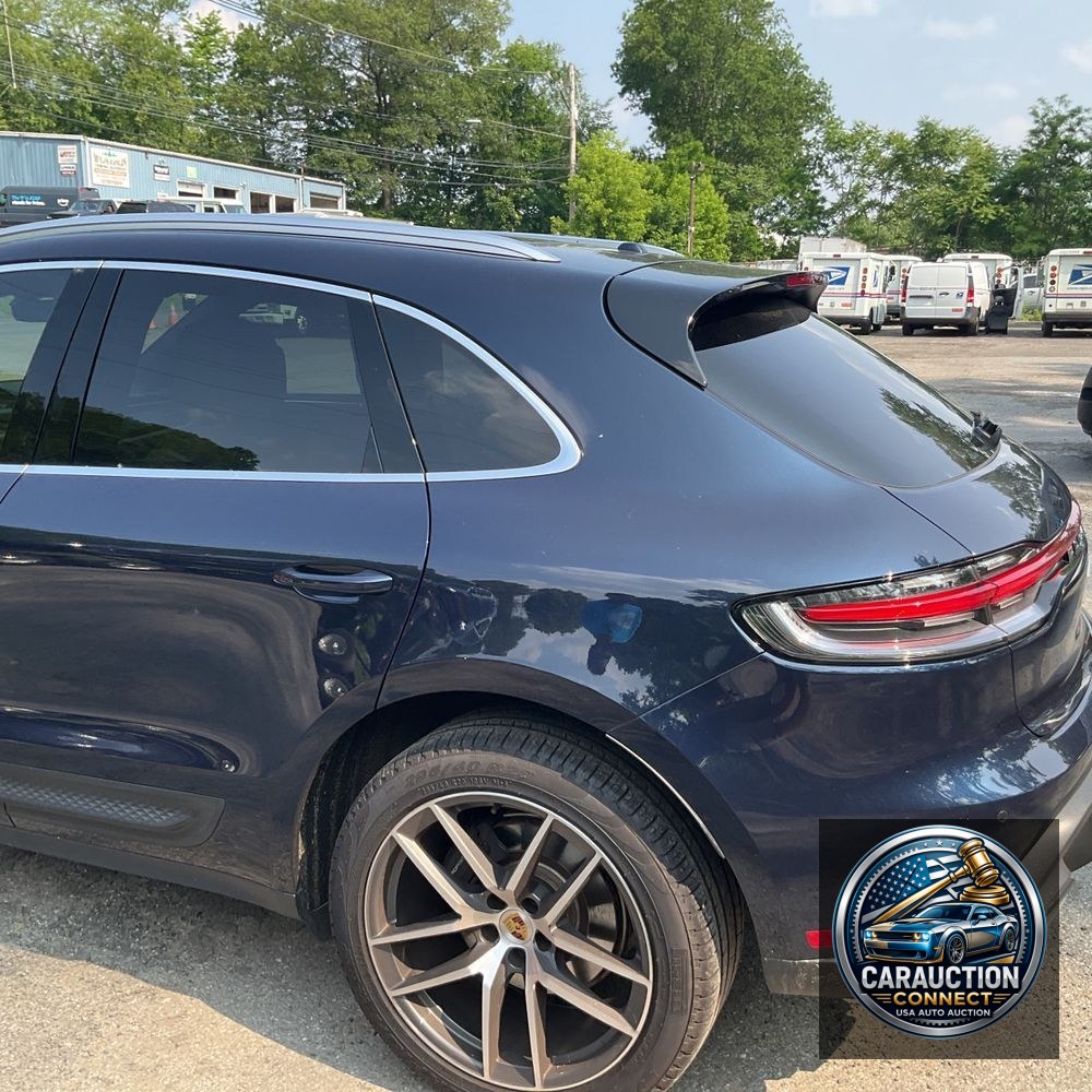 2023 Porsche Macan Base