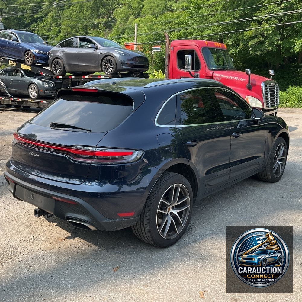 2023 Porsche Macan Base