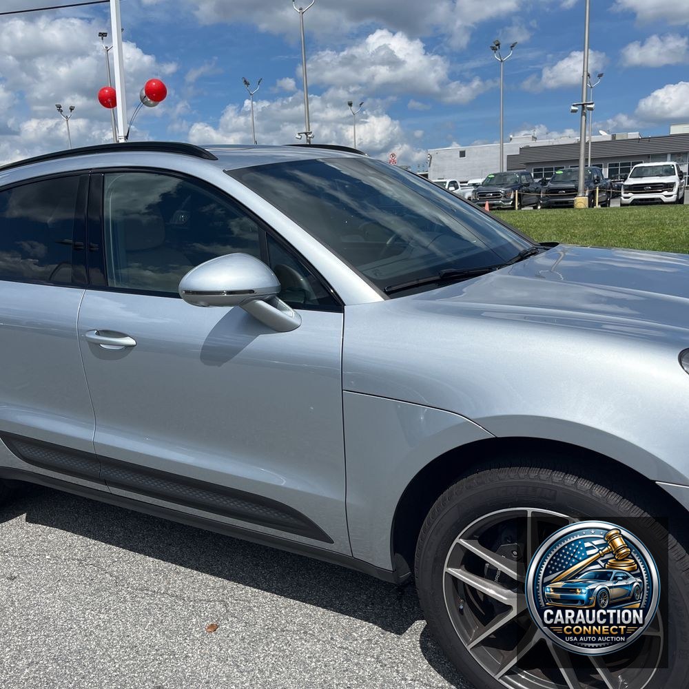 2024 Porsche Macan Base