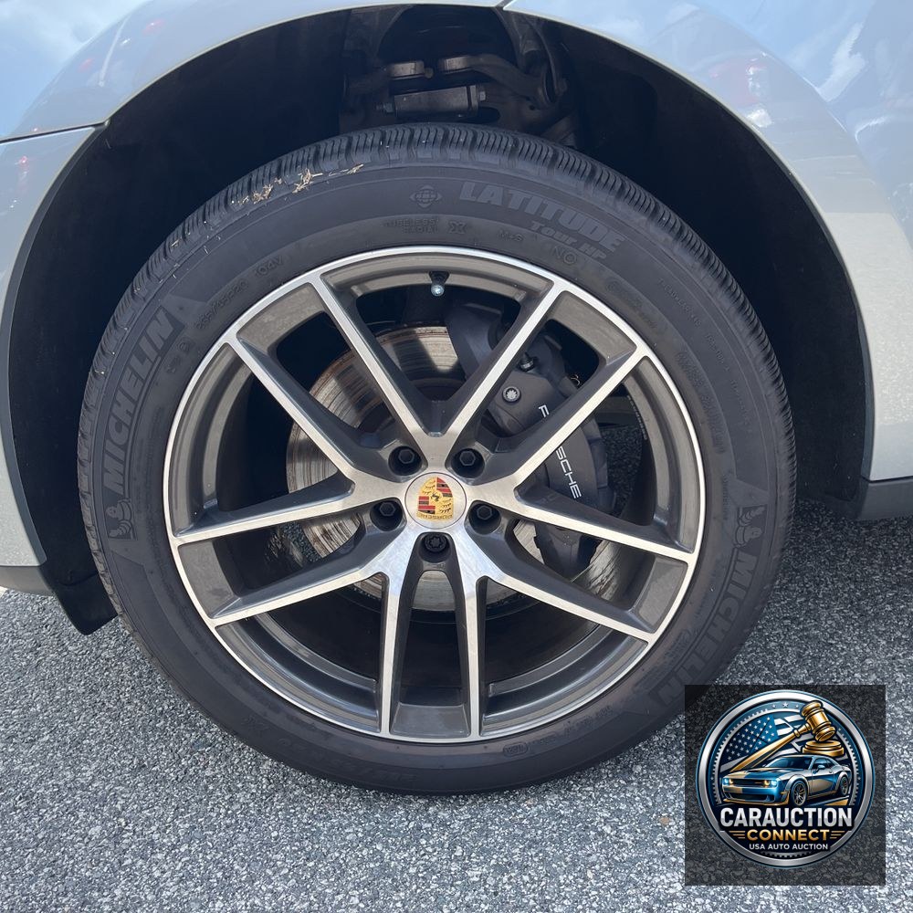 2024 Porsche Macan Base