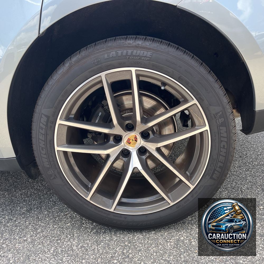 2024 Porsche Macan Base