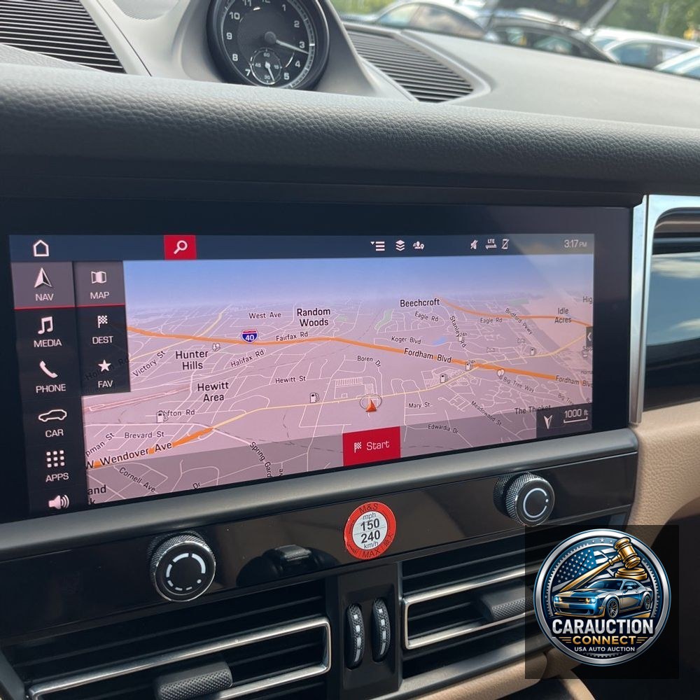 2024 Porsche Macan Base