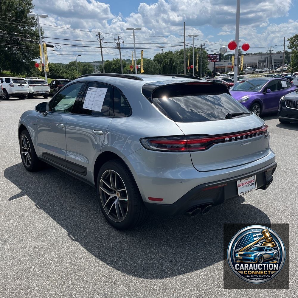 2024 Porsche Macan Base