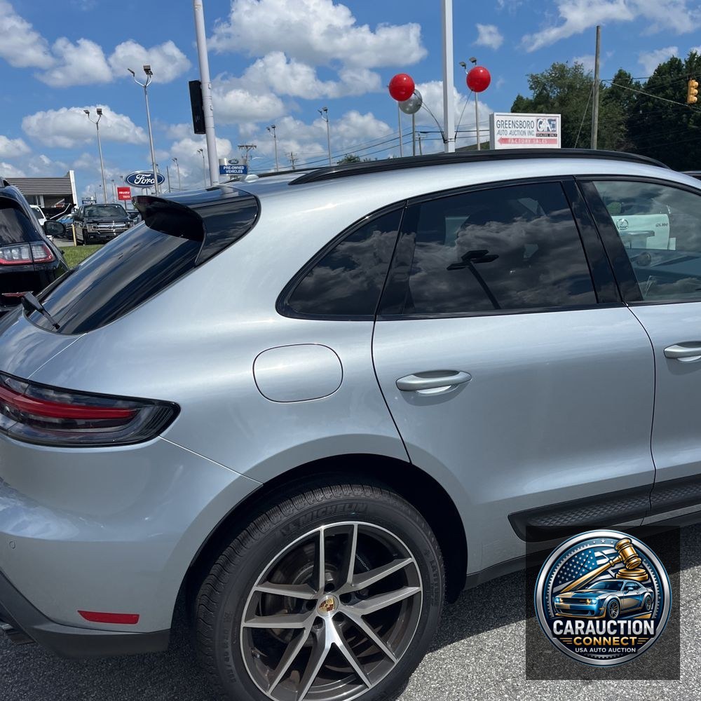 2024 Porsche Macan Base