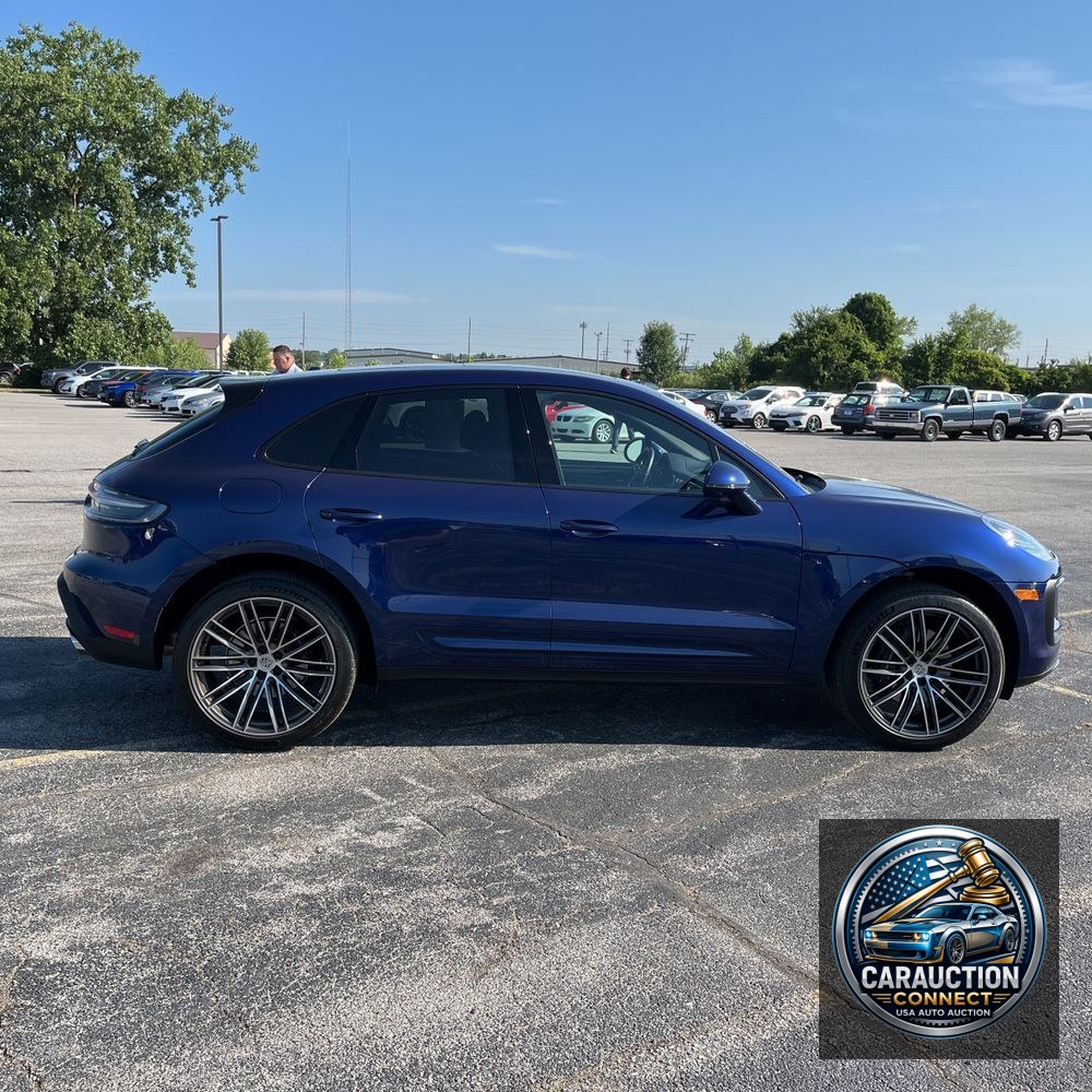 2024 Porsche Macan Base