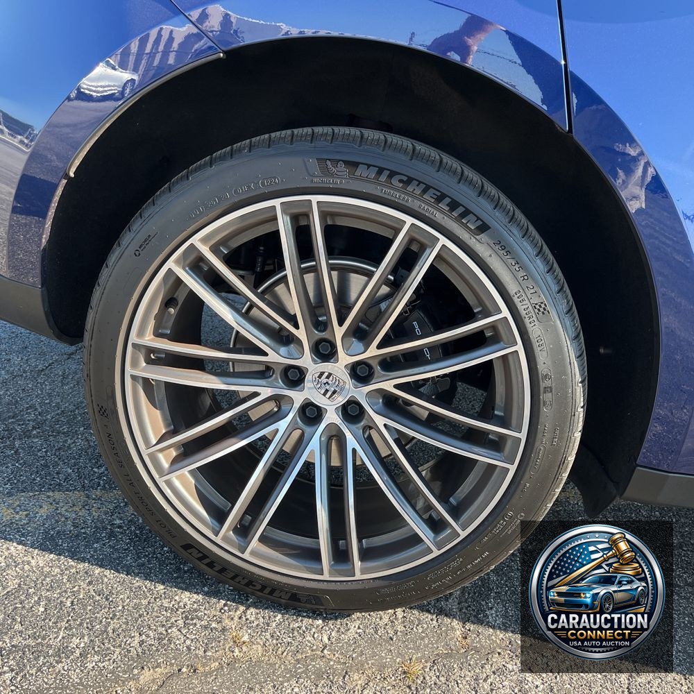 2024 Porsche Macan Base