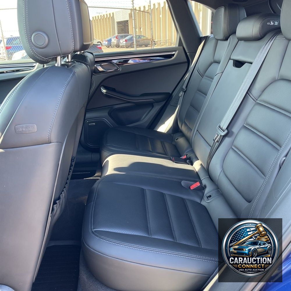 2024 Porsche Macan Base
