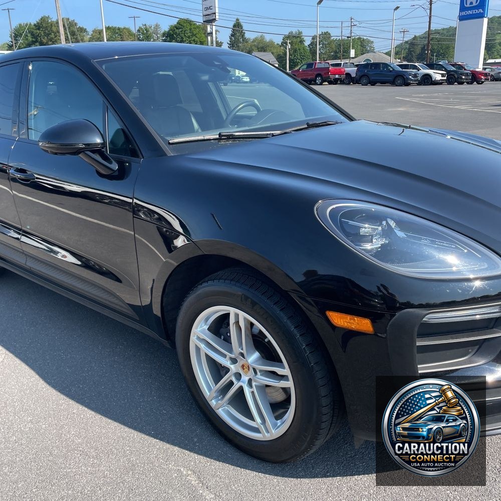 2023 Porsche Macan Base
