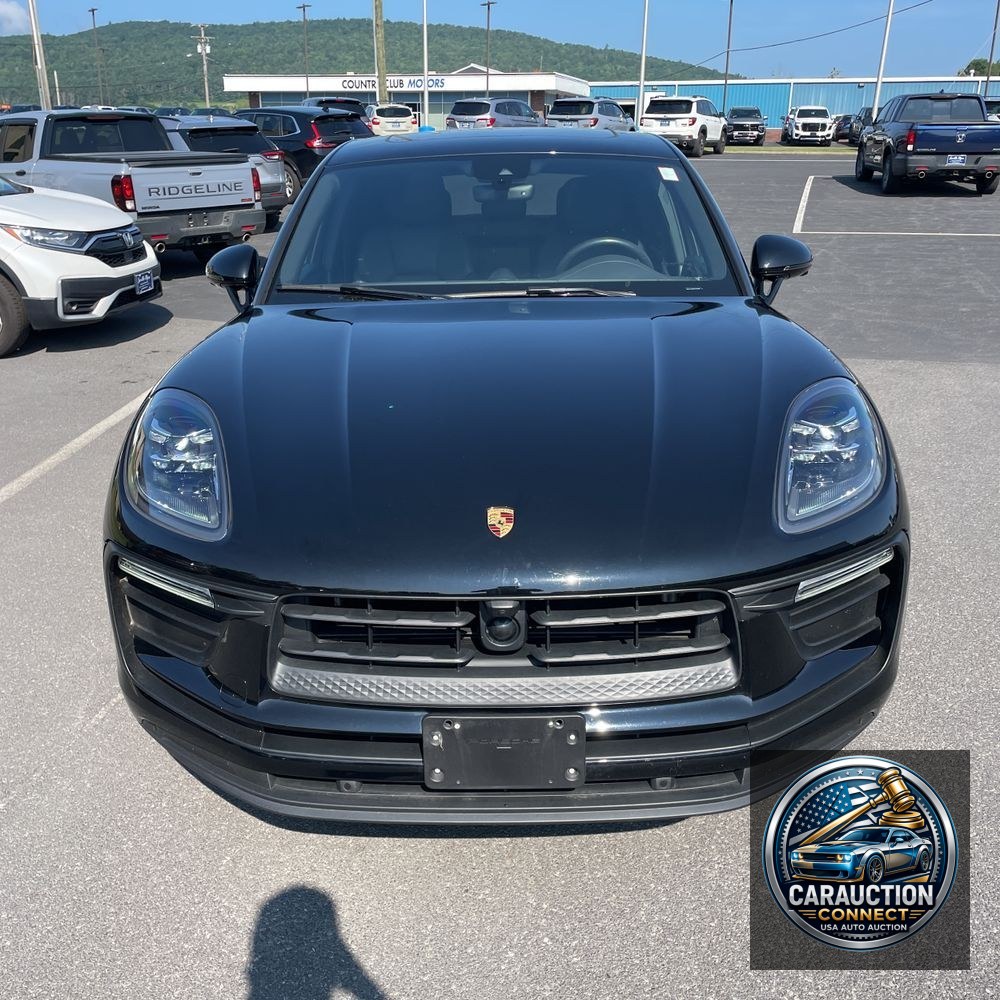 2023 Porsche Macan Base